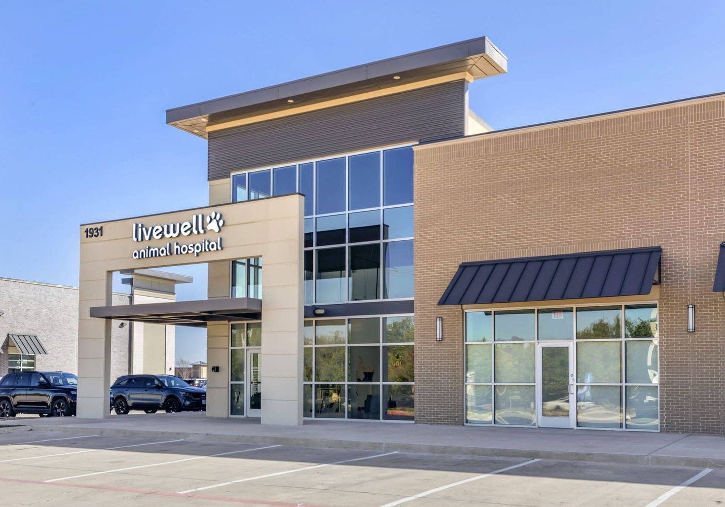 An outdoor shot of Livewell Animal Hospital of Little Elm